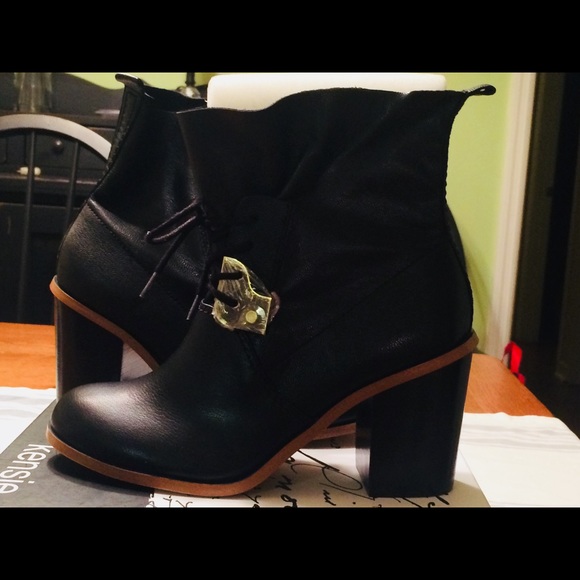 Kensie Black Leather Tie Ankle Boots - Picture 2 of 2